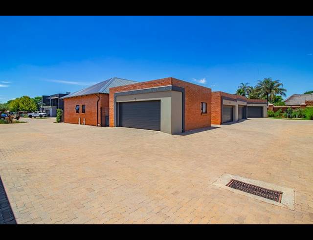 2 BEDROOM TOWNHOUSE FOR SALE IN ANNLIN